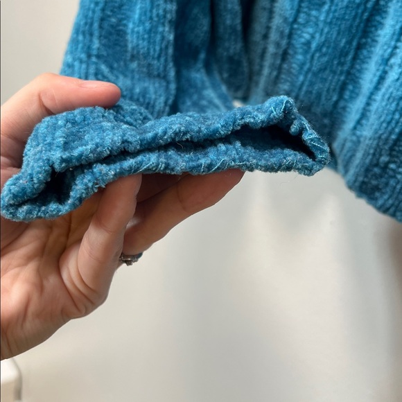 Vintage Blue Sweater (SUPER Soft) Jamie Scott - Picture 5 of 17